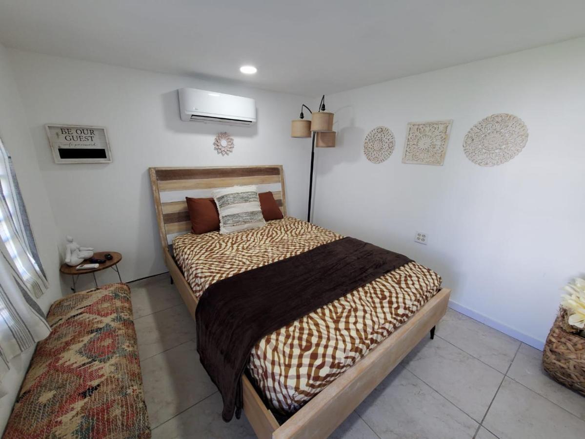 Aguadilla Breeze Apt In Gated Complex 8 Minute Walk To Crashboat Beach Eksteriør bilde